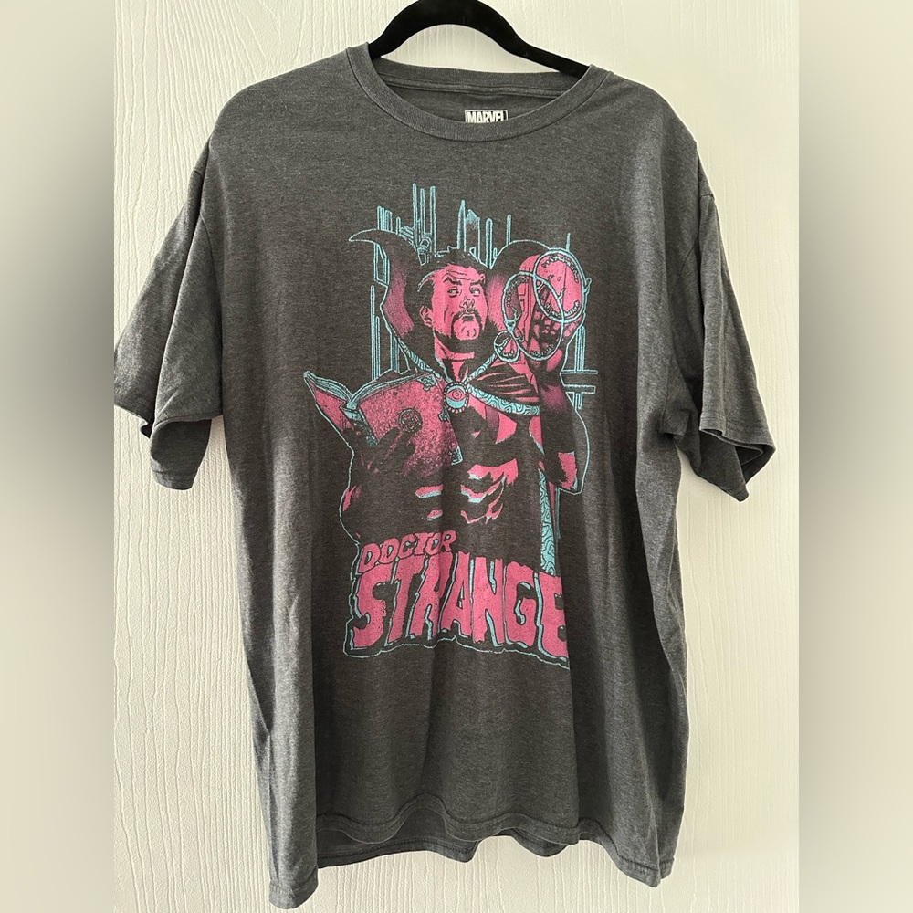 Men’s Doctor Strange Graphic Tee, Size: L